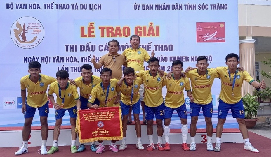 Kiên Giang đạt giải Nhất môn bóng đá nam tại Ngày hội văn hóa, thể thao và du lịch đồng bào Khmer Nam bộ lần thứ VIII năm 2022.